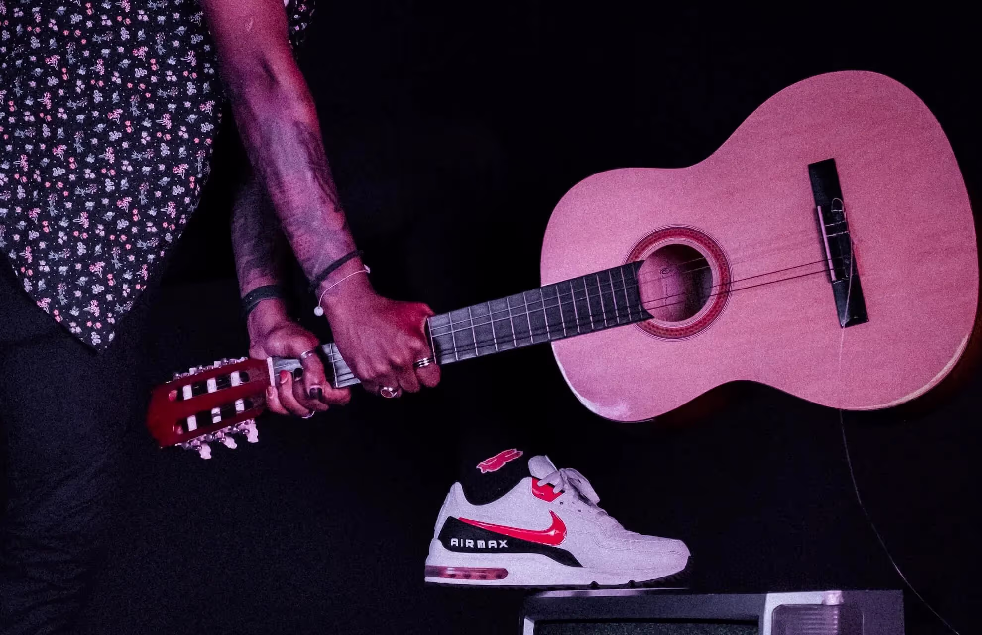 Why You're Stuck: 6 Reasons for No Progress in Guitar & Solutions